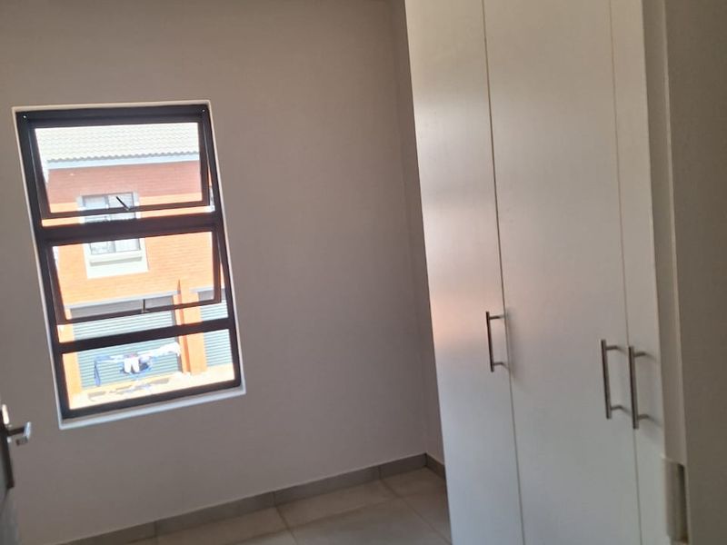 Investors/First Time House Owners/ Perfect Location - Photo 10