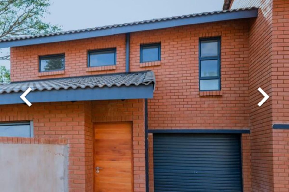 Investors/First Time House Owners/ Perfect Location - Photo 2