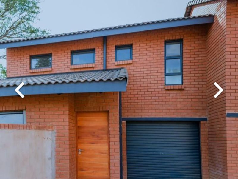 Investors/First Time House Owners/ Perfect Location - Photo 2