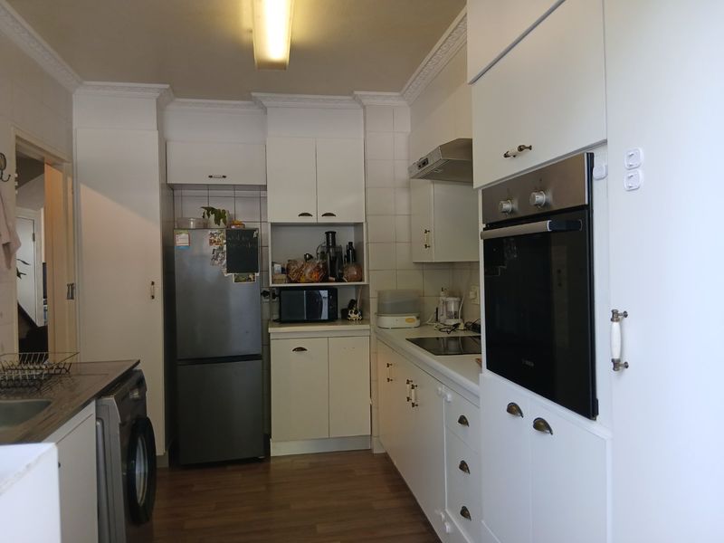 Garden Duplex Apartment Spacious 3x bed 2x bath in this lovely sought out Complex-Pet Friendly, Botanical Garden River views with Nature Reserve Environment-Opposite Delta Park. - Photo 8