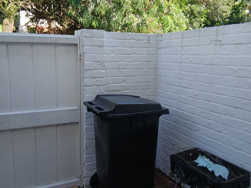 Garden Duplex Apartment Spacious 3x bed 2x bath in this lovely sought out Complex-Pet Friendly, Botanical Garden River views with Nature Reserve Environment-Opposite Delta Park. - Photo 9