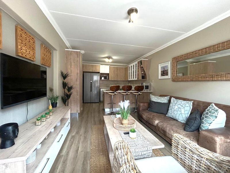 3 Bed 2 Bath Appartment in Roodepark Eco Estate - Photo 3