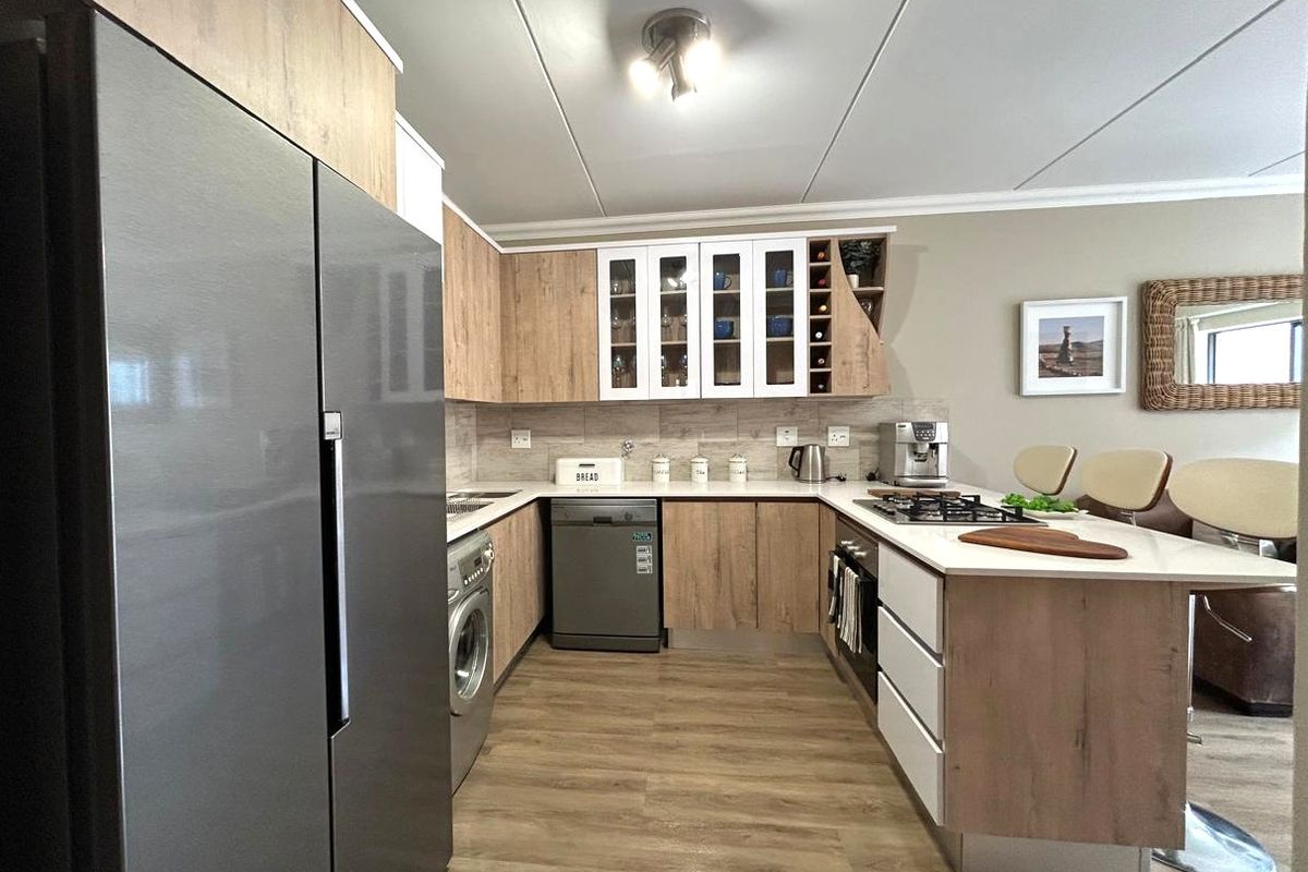 3 Bed 2 Bath Appartment in Roodepark Eco Estate - Photo 5