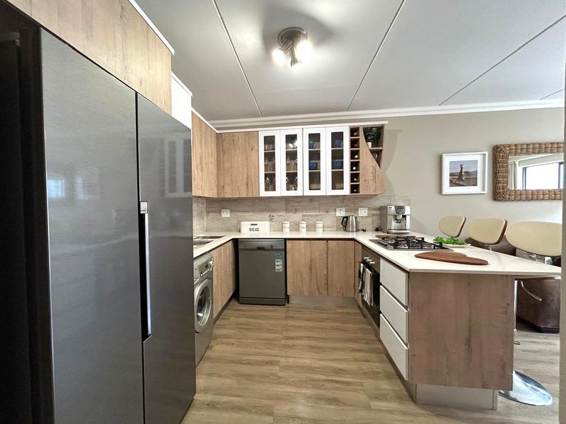 3 Bed 2 Bath Appartment in Roodepark Eco Estate - Photo 5