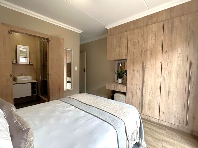3 Bed 2 Bath Appartment in Roodepark Eco Estate - Photo 8