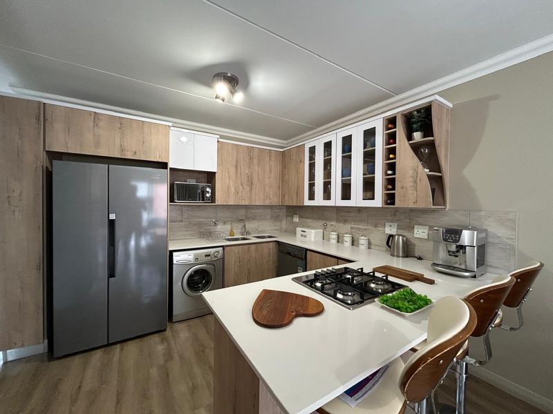 3 Bed 2 Bath Appartment in Roodepark Eco Estate - Photo 4