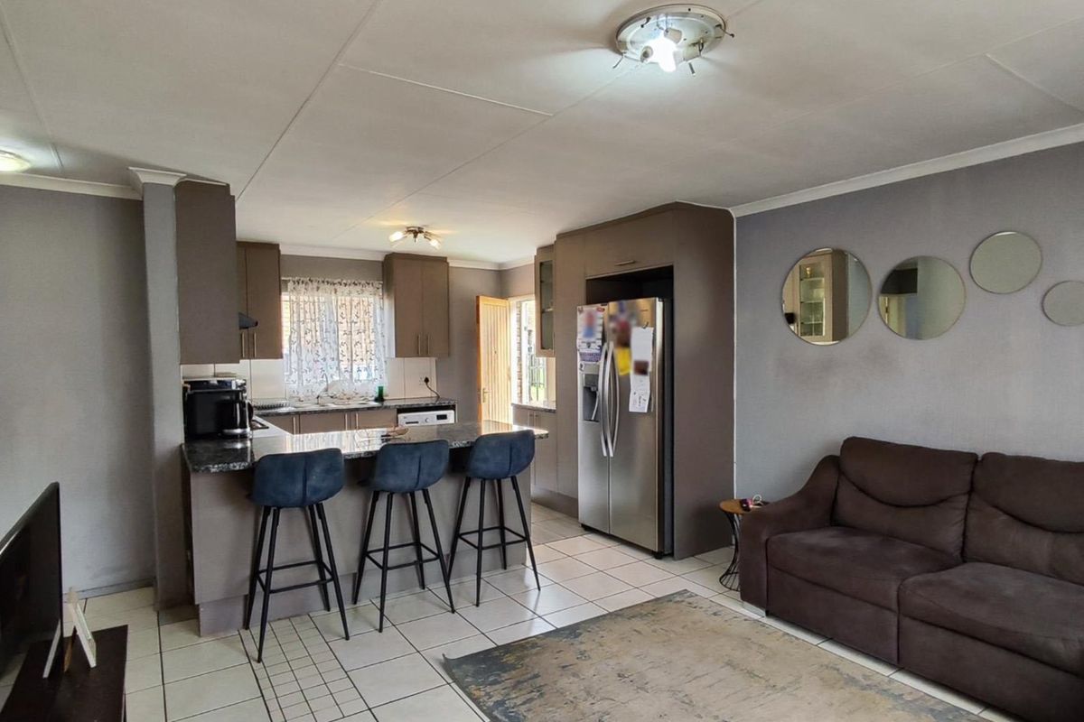 2 Bedroom Townhouse for Sale in Terenure - Photo 3