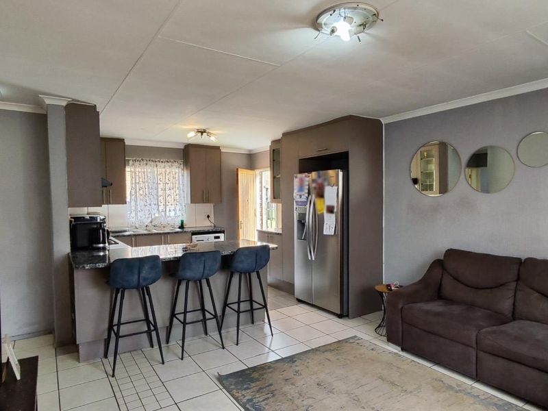 2 Bedroom Townhouse for Sale in Terenure - Photo 3