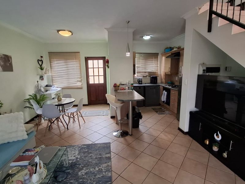 2 Bed Town house in Summerset for Sale - Photo 5