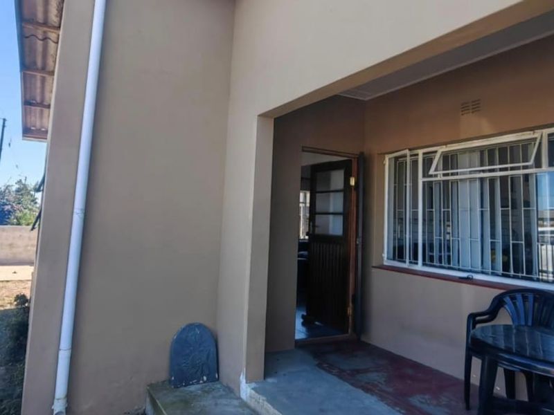 Spacious open plan, 3 Bedroom Home for Sale - Photo 2