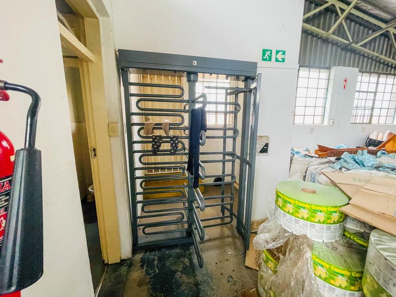 Industrial Property for Sale or Rent in Lea Glen, Roodepoort - Photo 8
