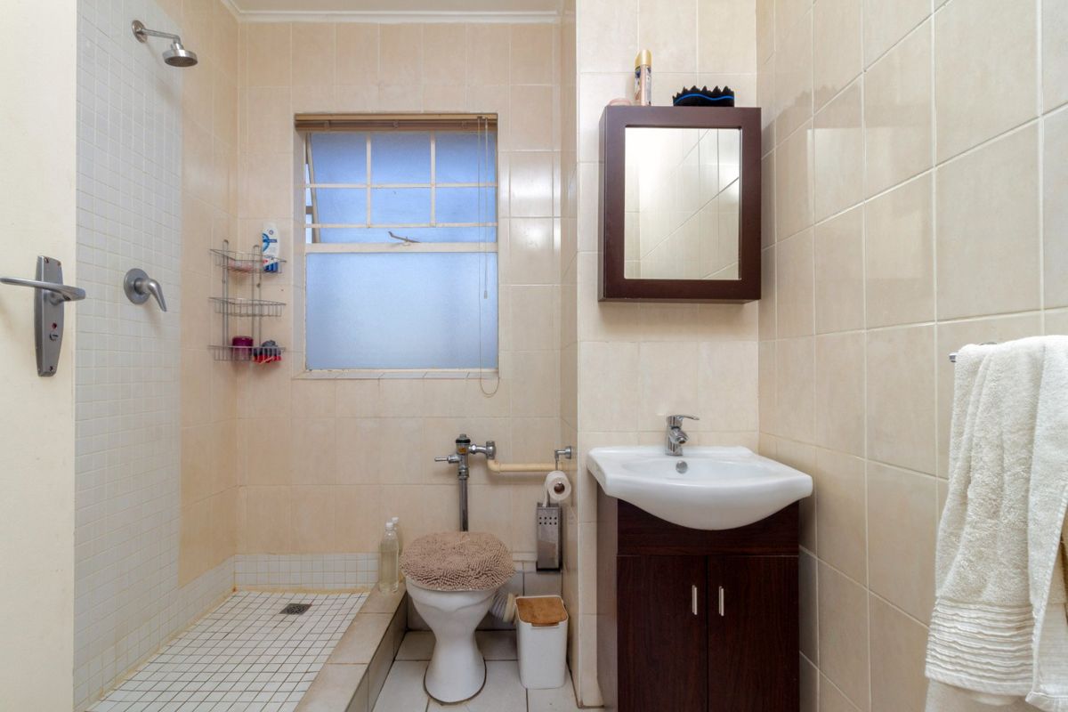 Sky-High Living with Stunning Views in the Heart of Parktown - Photo 5