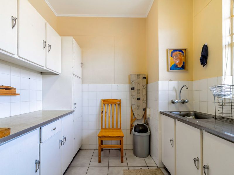 Sky-High Living with Stunning Views in the Heart of Parktown - Photo 8