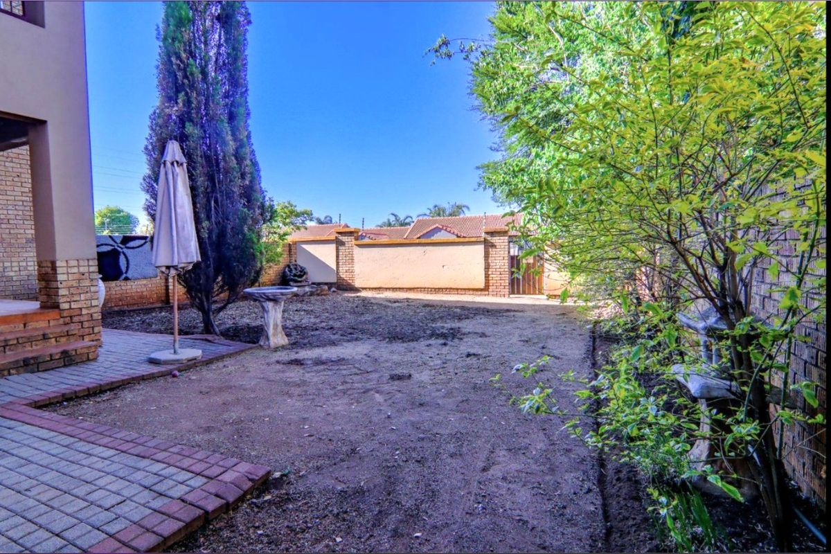 2 Bed 2 Bath Ground Floor Unit in Eco Park Estate - Photo 3