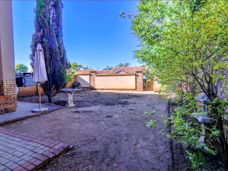 2 Bed 2 Bath Ground Floor Unit in Eco Park Estate - Photo 3