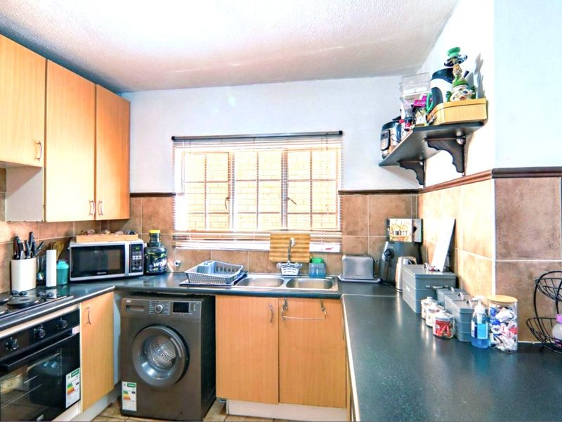 2 Bed 2 Bath Ground Floor Unit in Eco Park Estate - Photo 8