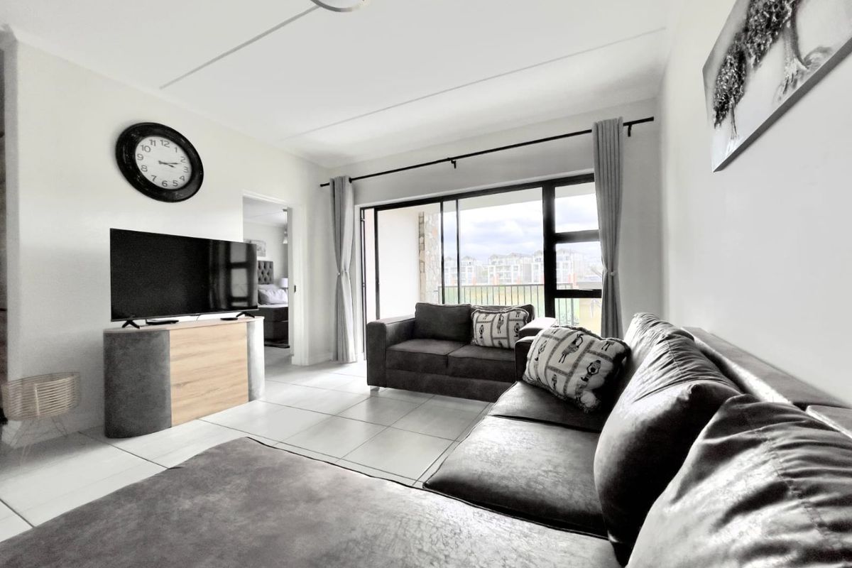 3 Bedroom 2 Bathroom  - Photo 4