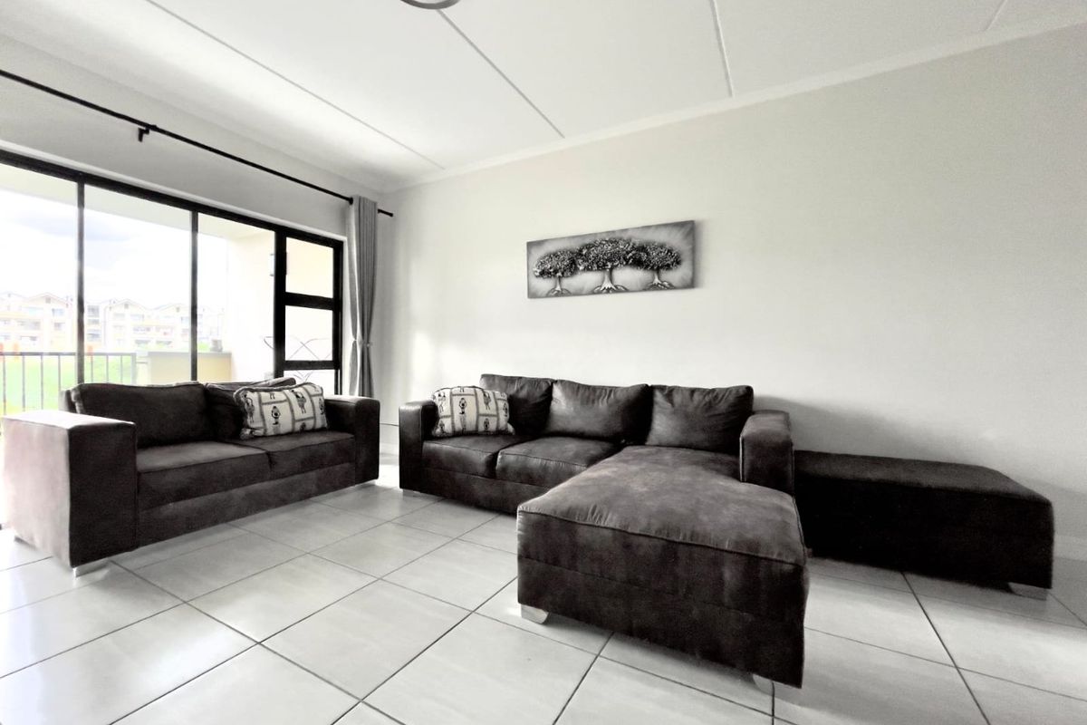 3 Bedroom 2 Bathroom  - Photo 5
