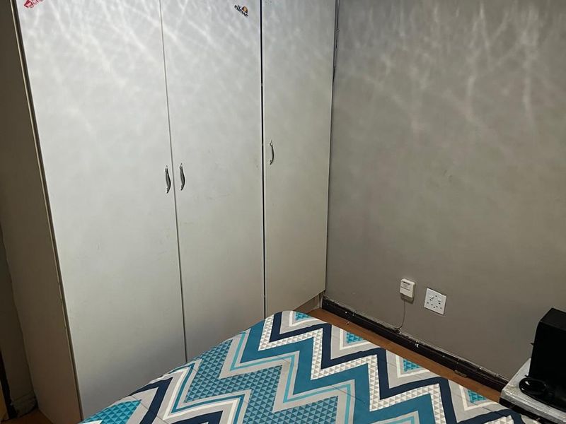 3 Bedroom House to Rent  in CLAYVILLE - Photo 10