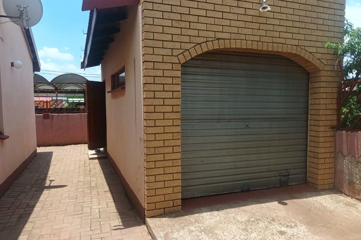 2 Bed House in Katlehong South for Sale - Photo 5