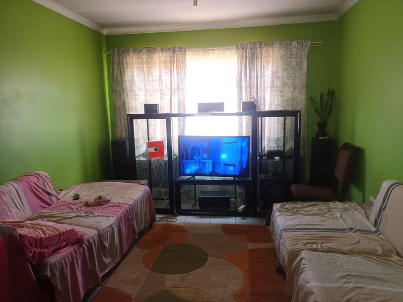 2 Bed House in Katlehong South for Sale - Photo 9