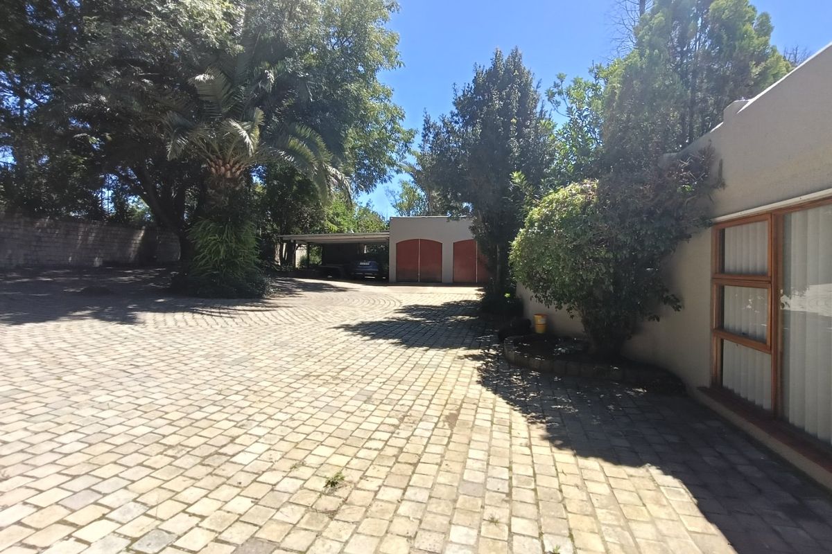 Beautiful Smallholding with House, Flatlet & Stunning Entertainment Area - Photo 2