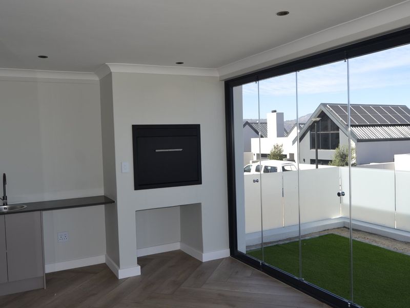 3 Bed House in Mzuri Estate, Dennegeur for Sale - Photo 9