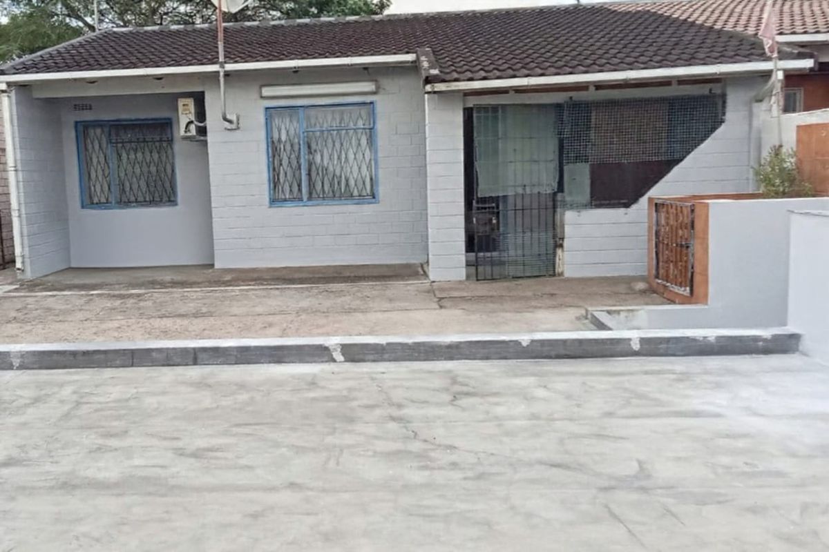 “A wonderful opportunity for the new owner to add their personal touch with simple cosmetic updates.  solid home offering great potential for modern upgrades.” - Photo 2
