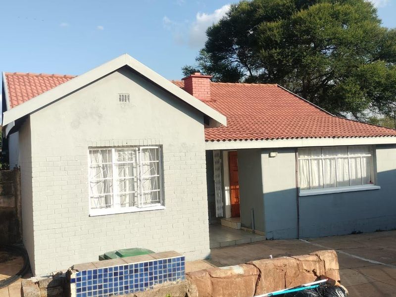 SPACIOUS 3 BEDROOM HOME WITH 2 BEDROOM FLATLET – DANVILLE - Photo 8