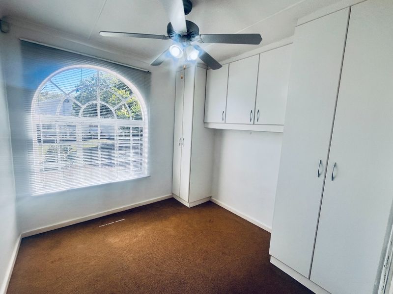 Long Term rental One bedroom townhouse with garage - Photo 10