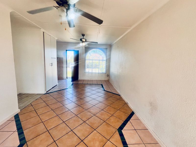 Long Term rental One bedroom townhouse with garage - Photo 9