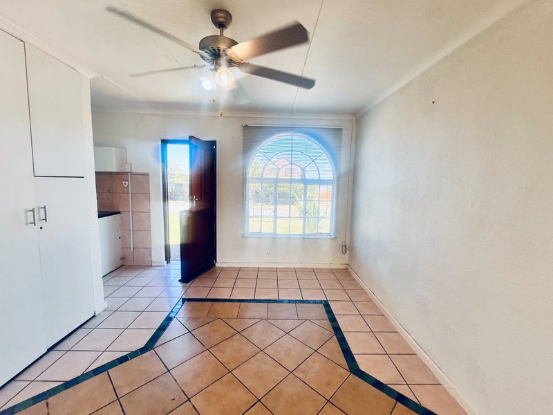 Long Term rental One bedroom townhouse with garage - Photo 8