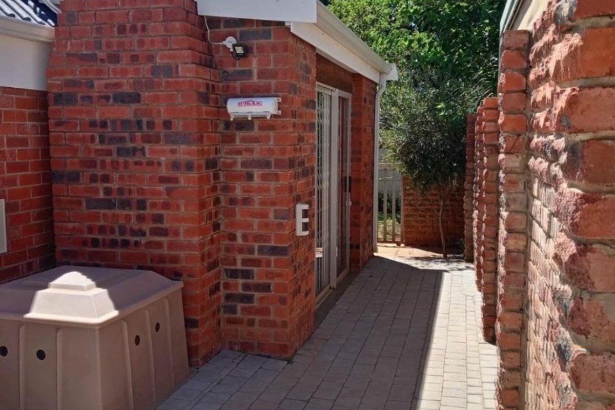 Modern Coastal Living with Pool and Braai room - Photo 2