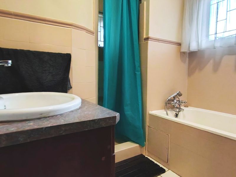 Ground floor flat for sale in Three-Rivers - Photo 10