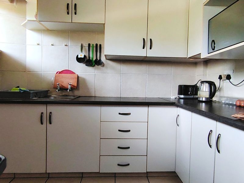 Ground floor flat for sale in Three-Rivers - Photo 6