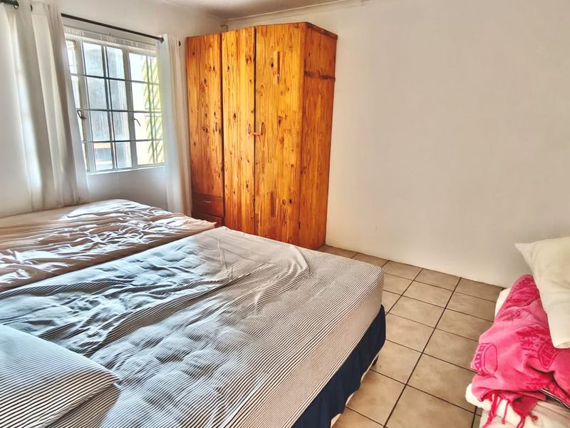 Spacious Double-Storey Home with Dam Views - Photo 9