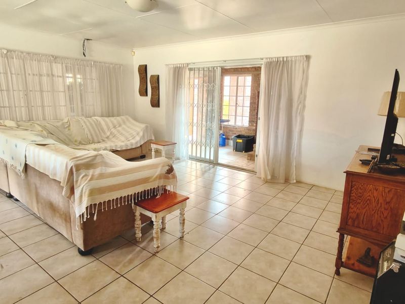 Spacious Double-Storey Home with Dam Views - Photo 6