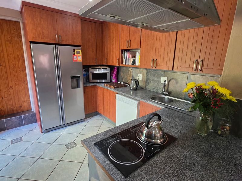 Newly Renovated Home With Solar Power - Photo 3