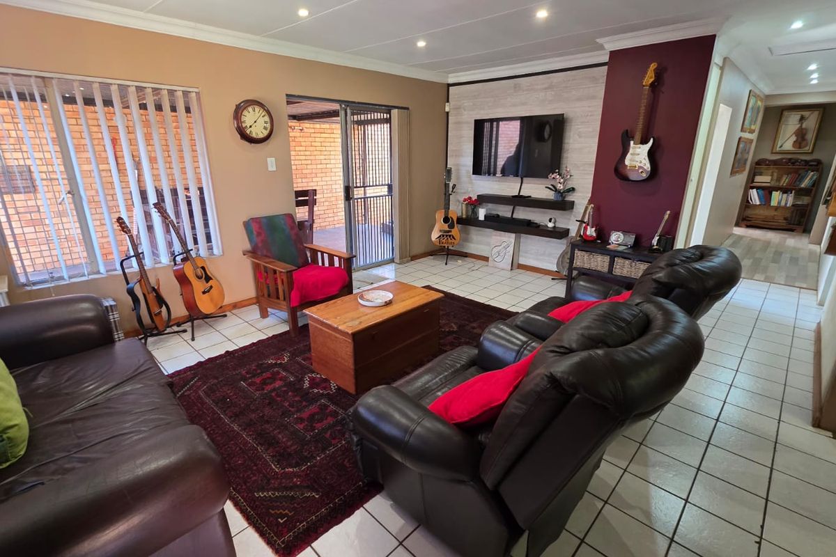 Newly Renovated Home With Solar Power - Photo 2