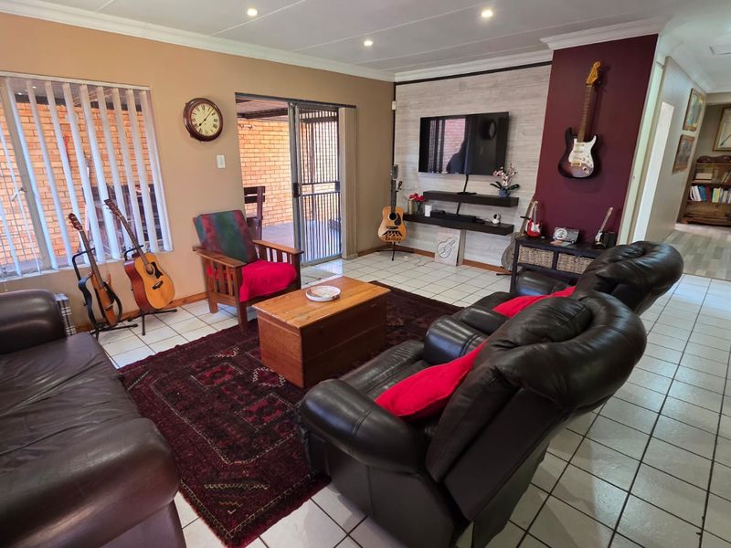 Newly Renovated Home With Solar Power - Photo 2