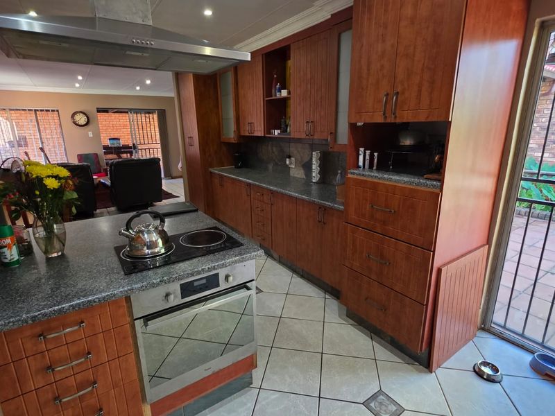 Newly Renovated Home With Solar Power - Photo 6