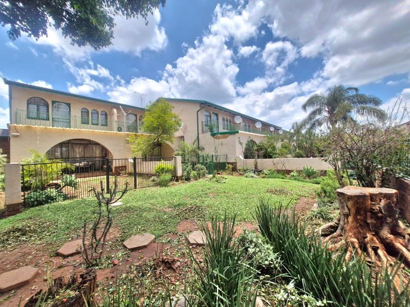 Charming Family Townhouse in Popular Sinoville - Photo 6