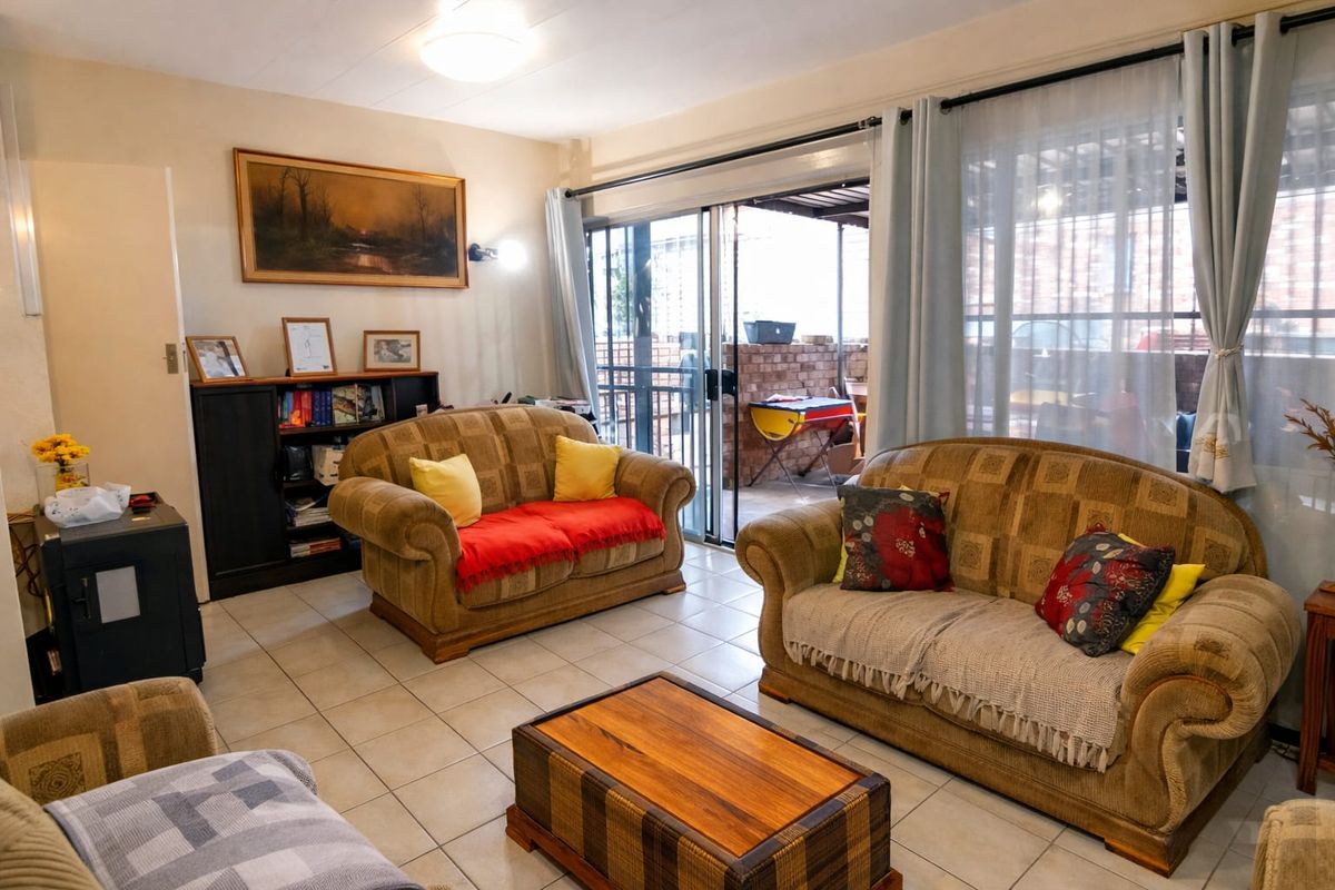 Spacious Townhouse With Garden And Jacuzzi - Photo 3