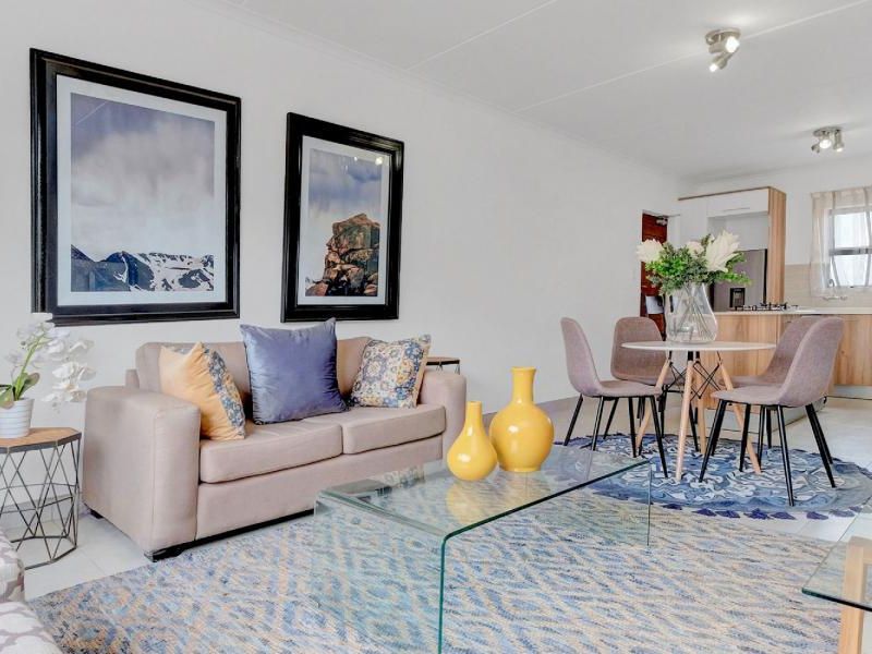 2 Bedroom 2 Bathroom apartment for sale in Founders Hill Crescent! - Photo 3