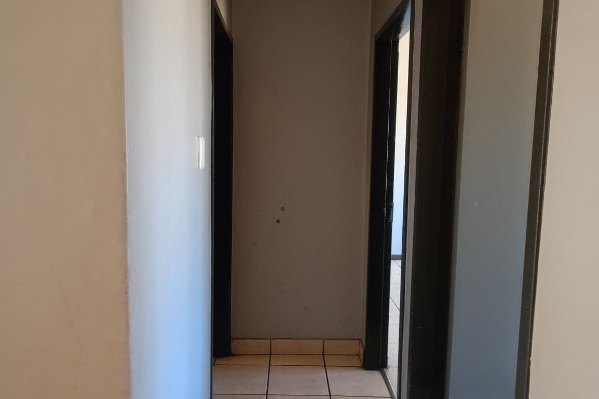 2 BEDROOM 2 BATHROOM MODERN APARTMENT FOR SALE IN OAKLANE MEWS - Photo 5