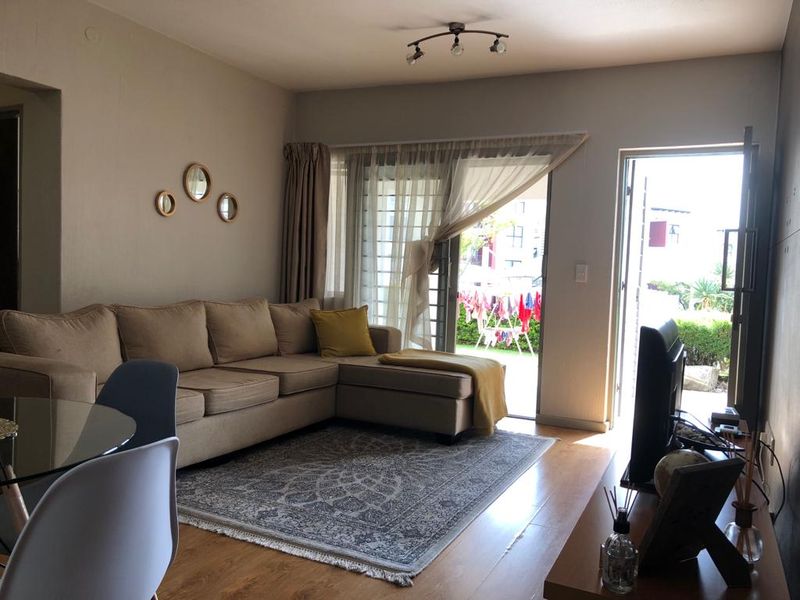 2  Bed 1 bath Soho lofts Grand Fourways. - Photo 8