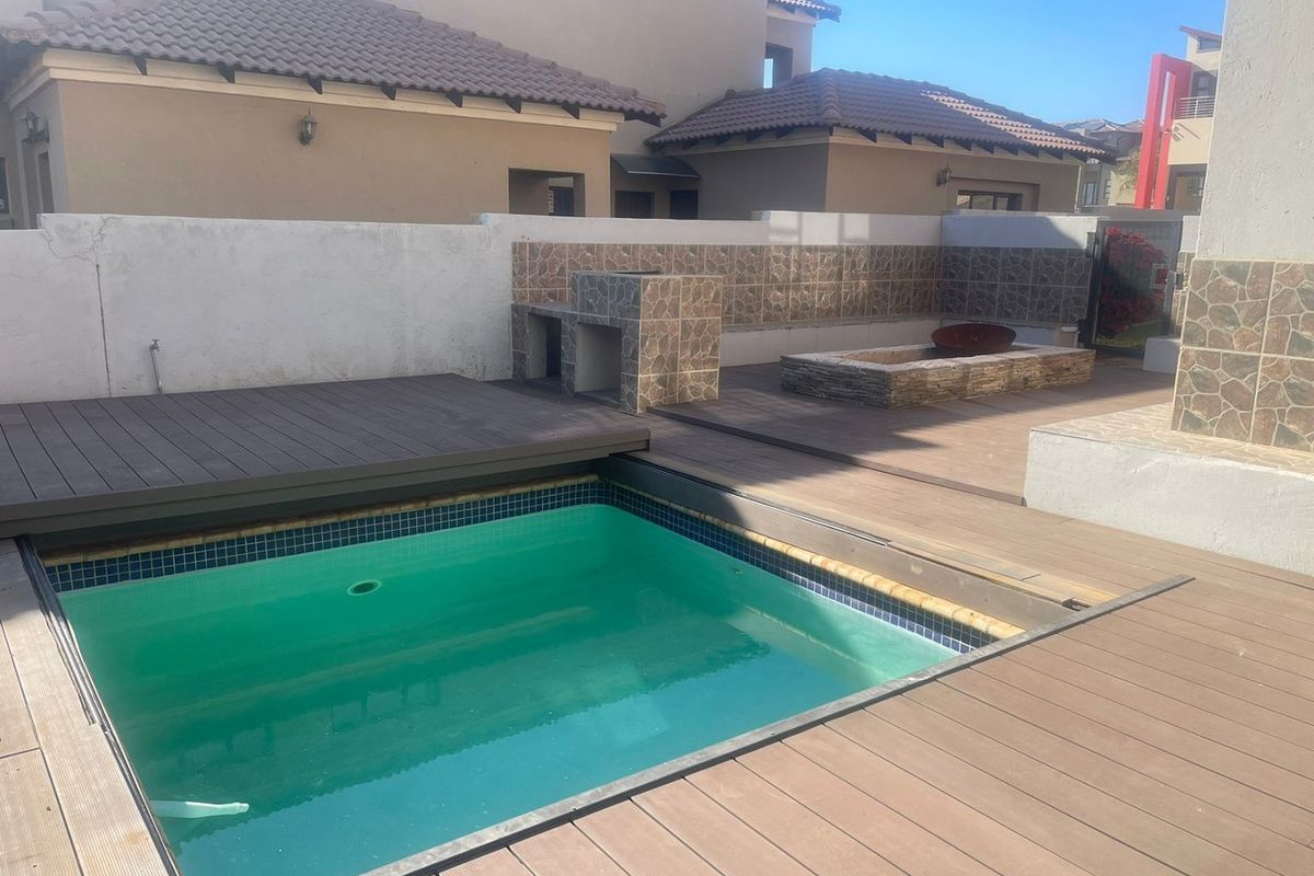 6 Bedroom property for sale in Magaliesberg Country Estate. - Photo 5