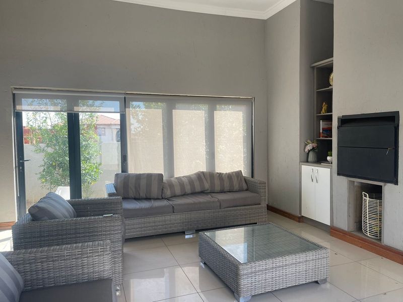 6 Bedroom property for sale in Magaliesberg Country Estate. - Photo 7