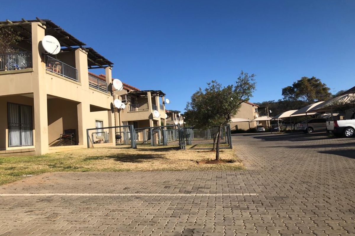 2 Bedroom Apartment for sale in Leeuwenhof Estate Silverlakes - Photo 4