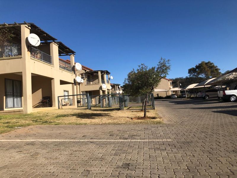 2 Bedroom Apartment for sale in Leeuwenhof Estate Silverlakes - Photo 4